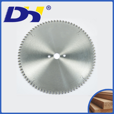 【精密裁板機鋸片】的壽命長短，在于它的護養(yǎng)