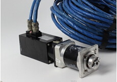 讓伺服電機(jī)振動減弱，滿足要求，這樣做